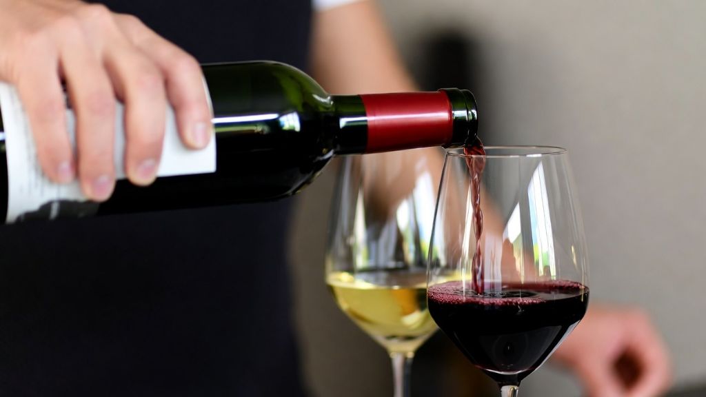 Vino Blanco vs. Vino Tinto: un debate que va más allá del color