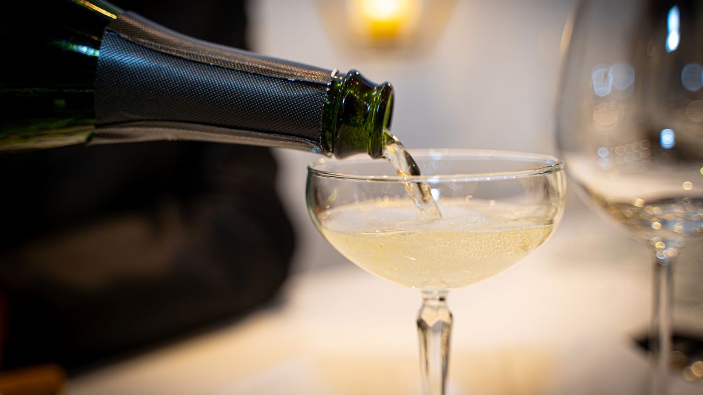 ¿Con qué se acompañan los vinos espumosos? Maridajes para fiestas y ocasiones especiales