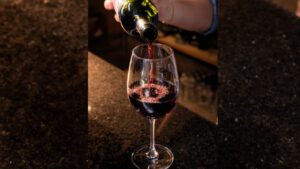 Grados de alcohol en el vino: descubre qué revelan sobre su estilo, cuerpo y carácter en cada copa.