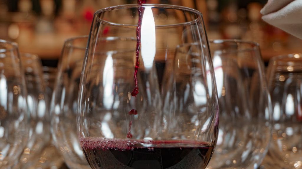 Cómo planificar el envejecimiento de tus vinos en casa sin cometer errores