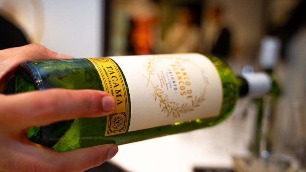 Sauvignon Blanc en primavera: el vino blanco perfecto para una reunión de temporada
